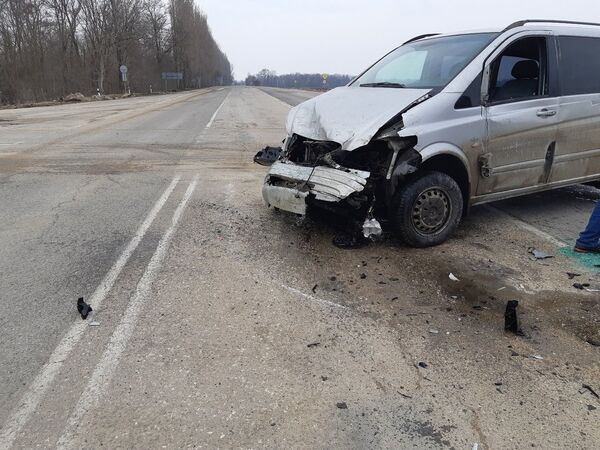 Авария с участием двух микроавтобусов в Кировском районе Крыма Авария с участием двух микроавтобусов в Кировском районе Крыма