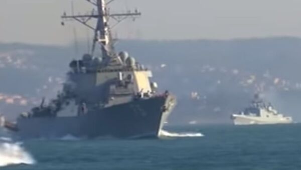 Видео встречи российского фрегата и американского эсминца