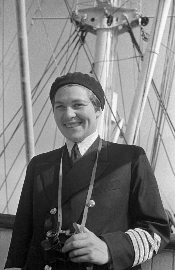 Первая женщина-капитан дальнего плавания Анна Щетинина
