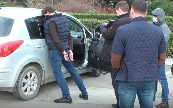 Задержание в Крыму украинца за мошенничество с российским гражданством Задержание в Крыму украинца за мошенничество с российским гражданством