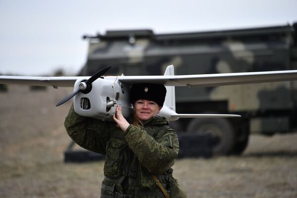 Женский боевой расчет по управлению беспилотными аппаратами из бригады разведки Черноморского флота