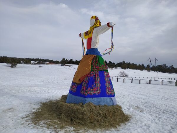 На Ай-Петри празднуют окончание зимы 9.03.2019 г. На Ай-Петри празднуют окончание зимы 9.03.2019 г.