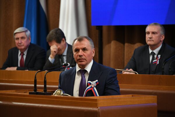 Совместное заседание Государственной Думы Федерального собрания РФ и Государственного Совета Республики Крым. На фото: выступление спикера Госсовета Крыма Владимира Константинова Совместное заседание Государственной Думы Федерального собрания РФ и Государственного Совета Республики Крым. На фото: выступление спикера Госсовета Крыма Владимира Константинова