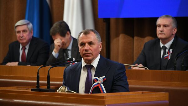 Заседание Государственного Совета Республики Крым. Архтвное фото.
