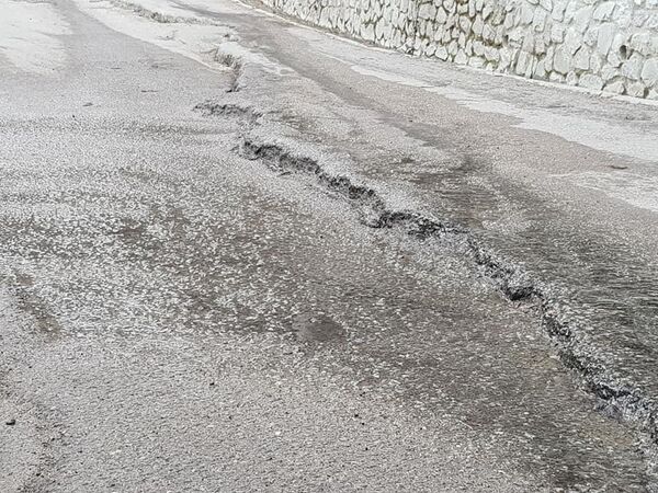 Из-за прорыва трубы на дороге на плато Ай-Петри активизировался оползневой процесс Из-за прорыва трубы на дороге на плато Ай-Петри активизировался оползневой процесс