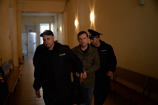 Городской суд Севастополя приговорил к длительному тюремному заключению Владимира Дудку и Алексея Бессарабова, обвиняемых в подготовке диверсий на территории полуострова. Городской суд Севастополя приговорил к длительному тюремному заключению Владимира Дудку и Алексея Бессарабова, обвиняемых в подготовке диверсий на территории полуострова.