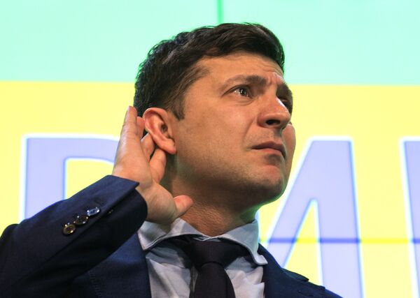 Кандидат в президенты Украины, актер Владимир Зеленский в своем избирательном штабе в Киеве Кандидат в президенты Украины, актер Владимир Зеленский в своем избирательном штабе в Киеве