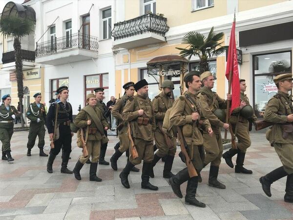 В Ялте отметили 75-летие со дня освобождения города от немецко-фашистских захватчиков В Ялте отметили 75-летие со дня освобождения города от немецко-фашистских захватчиков