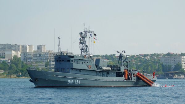 Водолазное судно в Севастополе