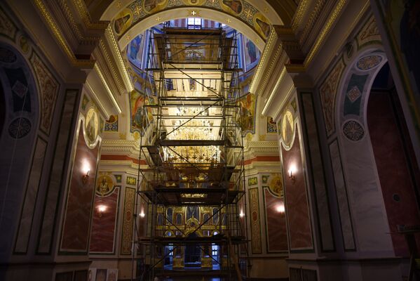 Проверка работы паникадило Александро-Невского кафедрального собора в Симферополе