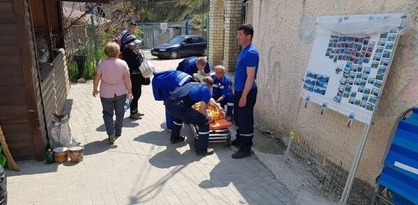 Крымские спасатели эвакуировали пожилую женщину, которой стало плохо в районе тропы Голицына
