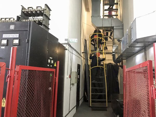 В здании станции канатной дороги Мисхор – Ай-Петри В здании станции канатной дороги Мисхор – Ай-Петри