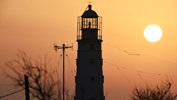 Тарханкутский маяк в поселке Оленевка в Крыму. Архивное фото.