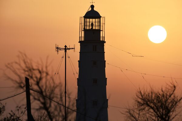 Тарханкутский маяк в поселке Оленевка в Крыму