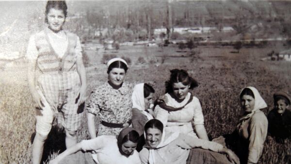 Работницы в селе Мамут-Султан (Доброе), 1943 год. Фото из архива Нури Абибуллаева