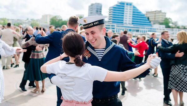 Танцевальный флешмоб За Победу танцуй до победного! в Севастополе