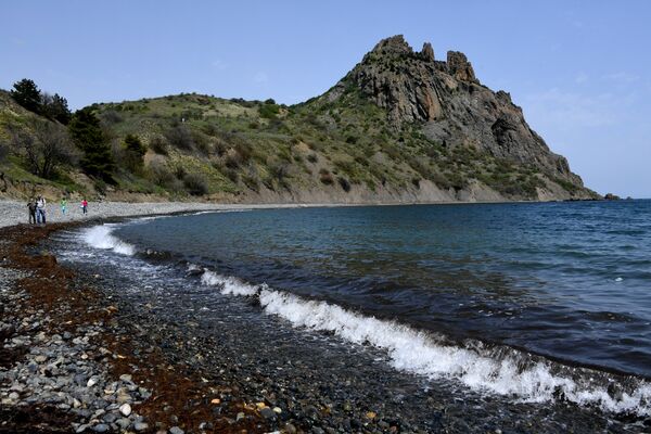 Село Курортное, с которого начинается Карадагская экологическая тропа Село Курортное, с которого начинается Карадагская экологическая тропа