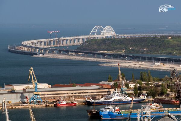 Вид на Крымский мост Вид на Крымский мост