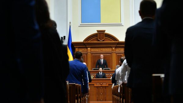 Президент Украины Владимир Зеленский в зале Верховной рады