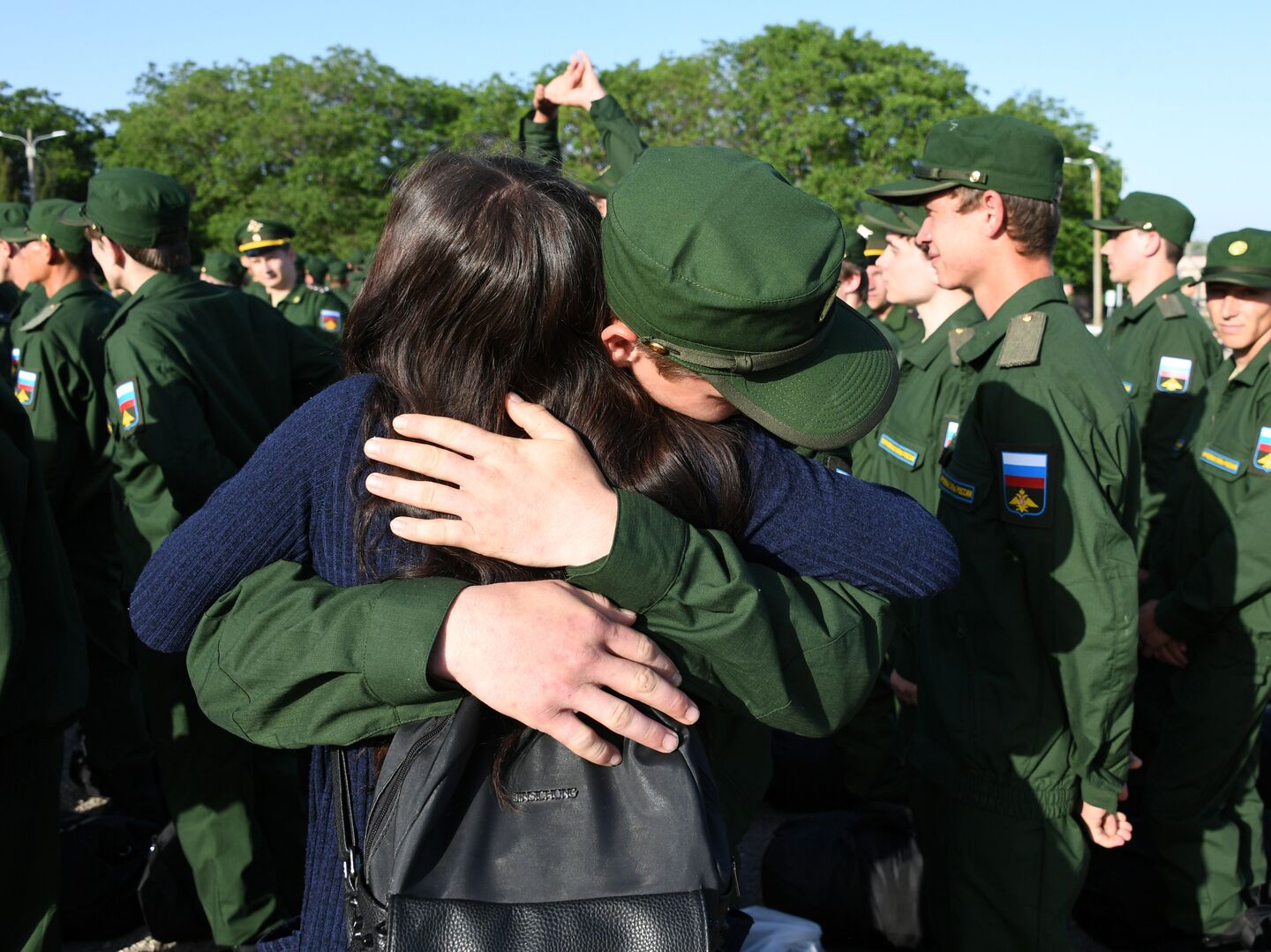 Видео призывников. Призывники в Крыму. Равняйсь смирно. Греция призывники.