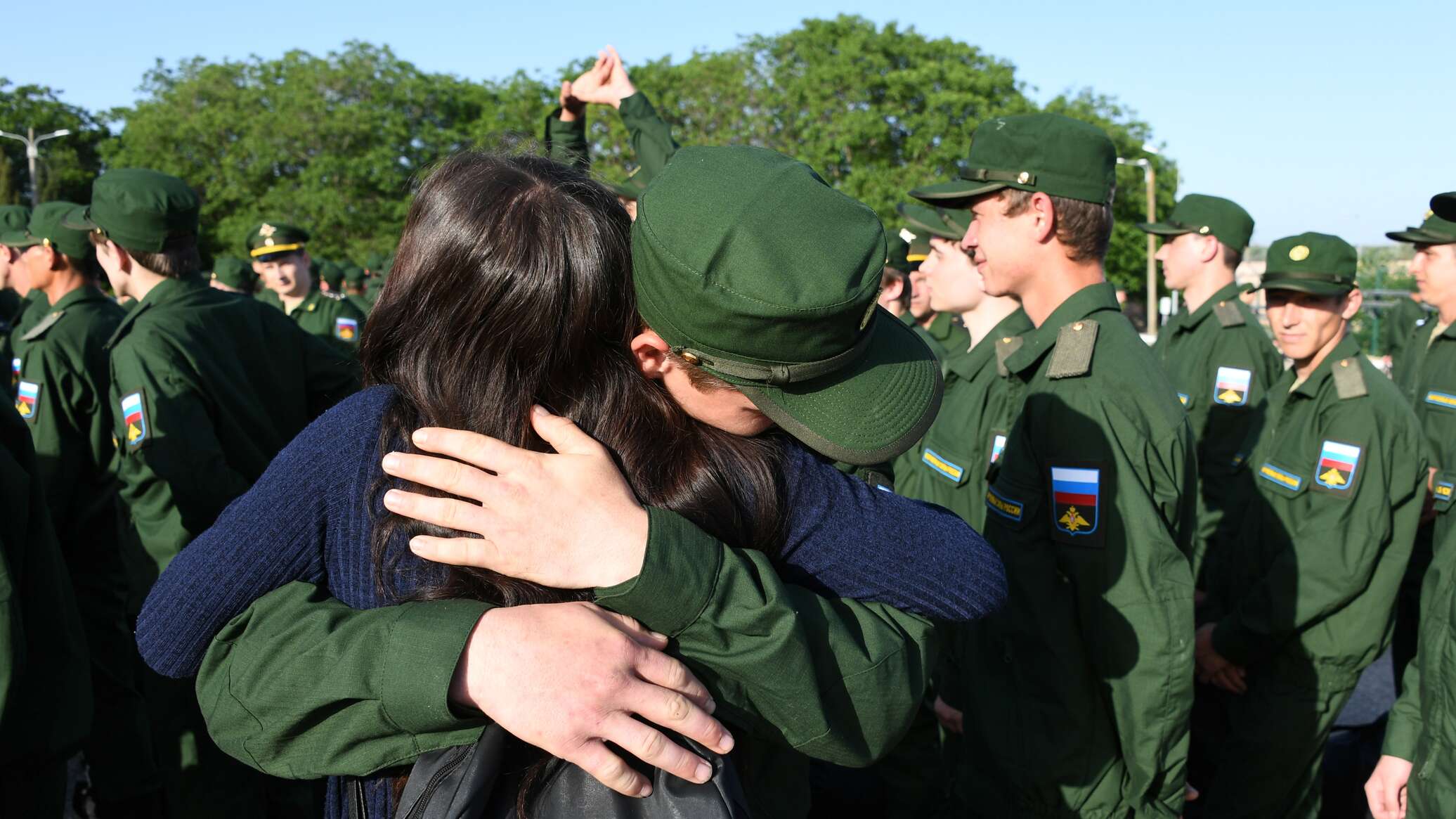 Смирно видео. Призывники Крыма. Равняйсь смирно. Греция призывники. Призыв Крым.