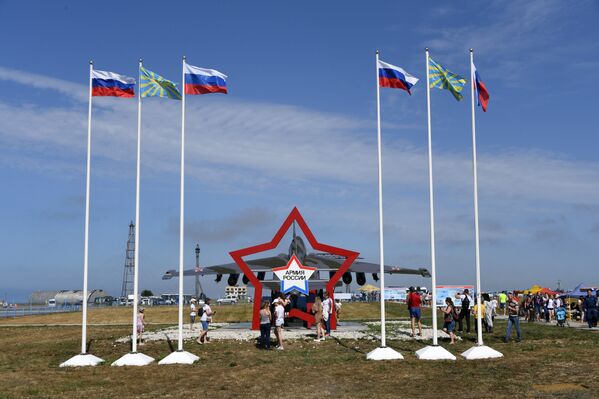 Выставка военной техники в рамках шоу Авиамикс, которое проходило в рамках всероссийского этапа конкурса Авиадартс-2019