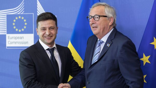 Президент Украины Владимир Зеленский (слева) и председатель Европейской комиссии Жан-Клод Юнкер во время встречи в Брюсселе