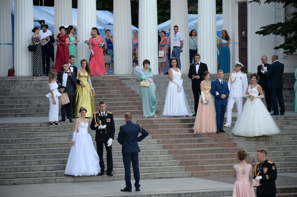 Участники VI Большого севастопольского благотворительного офицерского бала
