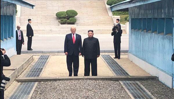Встреча Трампа и Ким Чен Ына  в пункте Пханмунджом