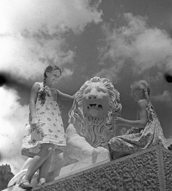 Львиная терраса Воронцовского дворца. Крым, Алупка. 1940 год.