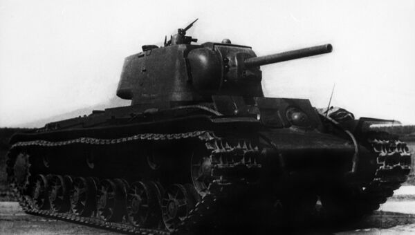 Тяжелый советский танк КВ-1, участвовавший в боях Великой Отечественной войны 1941-1945 гг.
