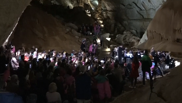 Видео рок-концерта в Мраморной пещере