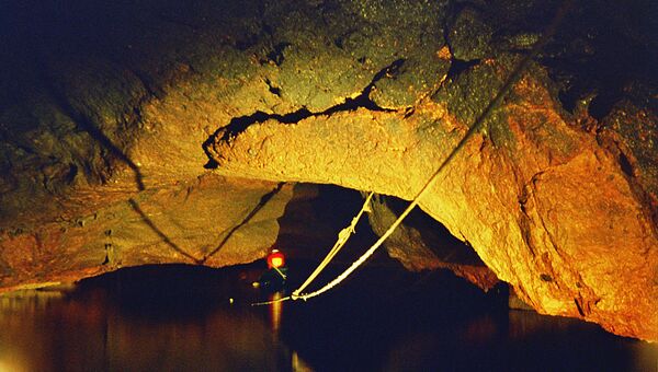 Пещера Кизил-Коба (Красная) в Крыму