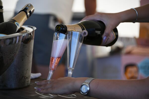 Третий винно-гастрономический фестиваль In Vino Veritas в Коктебеле Третий винно-гастрономический фестиваль In Vino Veritas в Коктебеле