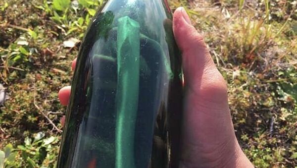 Бутылка с посланием, найденная жителем Аляски