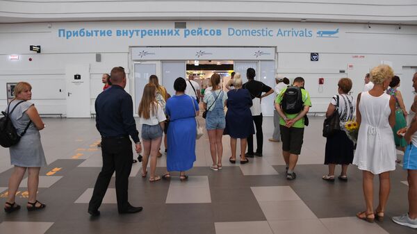 Прибытие первых пассажиров с рейса, разбившегося в Жуковском