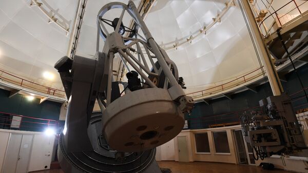 Большой зеркальный телескоп. Архивное фото