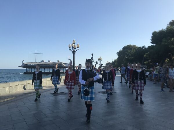 Итальянцы и австралийцы на Международном фестивале Земля добра и мира в Ялте