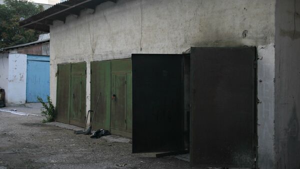 В Симферополе загорелся гараж возле здания Арбитражного суда Республики Крым