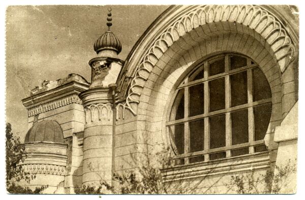 Крымское землетрясение 1927 года. Гурзуф. Мечеть Айя-София, давшая трещину Крымское землетрясение 1927 года. Гурзуф. Мечеть Айя-София, давшая трещину