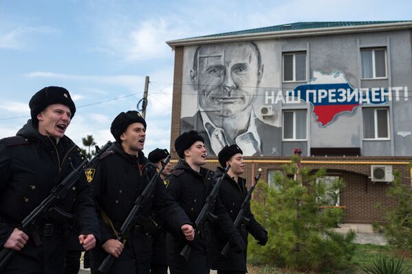 Путин в Крыму был увековечен в так называемых народных граффити в Севастополе...