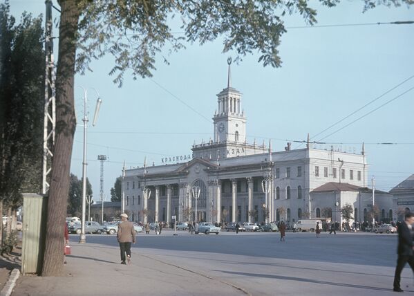 Здание Главного железнодорожного вокзала в Краснодаре.