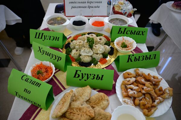 В Севастополе в рамках общефлотской конференции по питанию, приуроченной к Международному дню повара, повара и коки основных подразделений Черноморского флота поборолись за звание лучшего шефа В Севастополе в рамках общефлотской конференции по питанию, приуроченной к Международному дню повара, повара и коки основных подразделений Черноморского флота поборолись за звание лучшего шефа