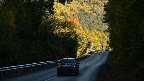 Дорога в Бахчисарайском районе Крыма.