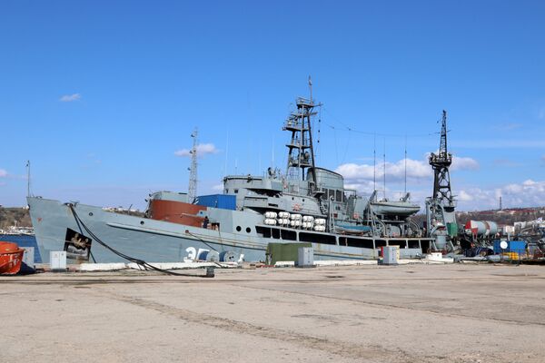 ЭПРОН на Угольной пристани Севастополя ЭПРОН на Угольной пристани Севастополя