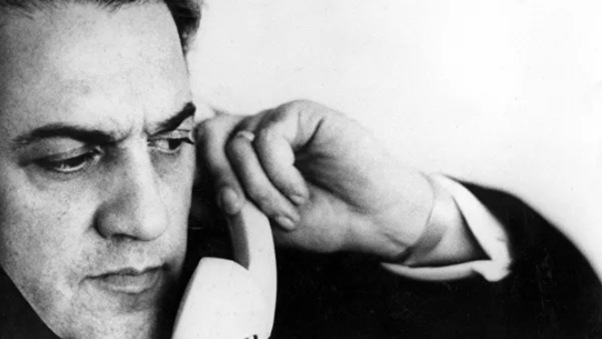 Федерико феллини galibri mavik где. Федерико Феллини. Федерико Феллини кинорежиссер. Федерико Феллини фото. Федерико Феллини в молодости.