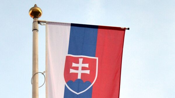 Флаги Словакии и ЕС