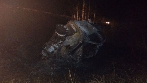 Загоревшийся Ford Focus после аварии на трассе Чебаркуль — Мисяш