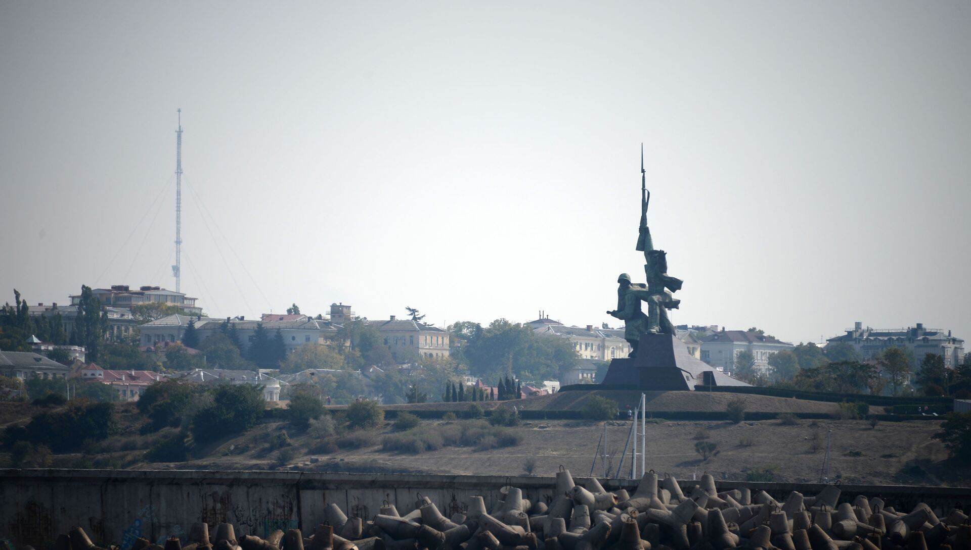 Памятник Солдату и Матросу на мысе Хрустальном в Севастополе - РИА Новости, 1920, 09.12.2020