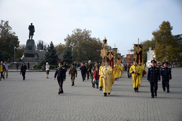 В Севастополе прошел крестный ход в память Русского исхода: фотофакт В Севастополе прошел крестный ход в память Русского исхода: фотофакт
